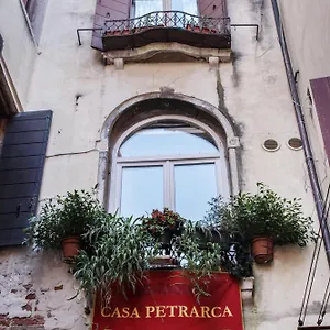 Casa Petrarca Отель